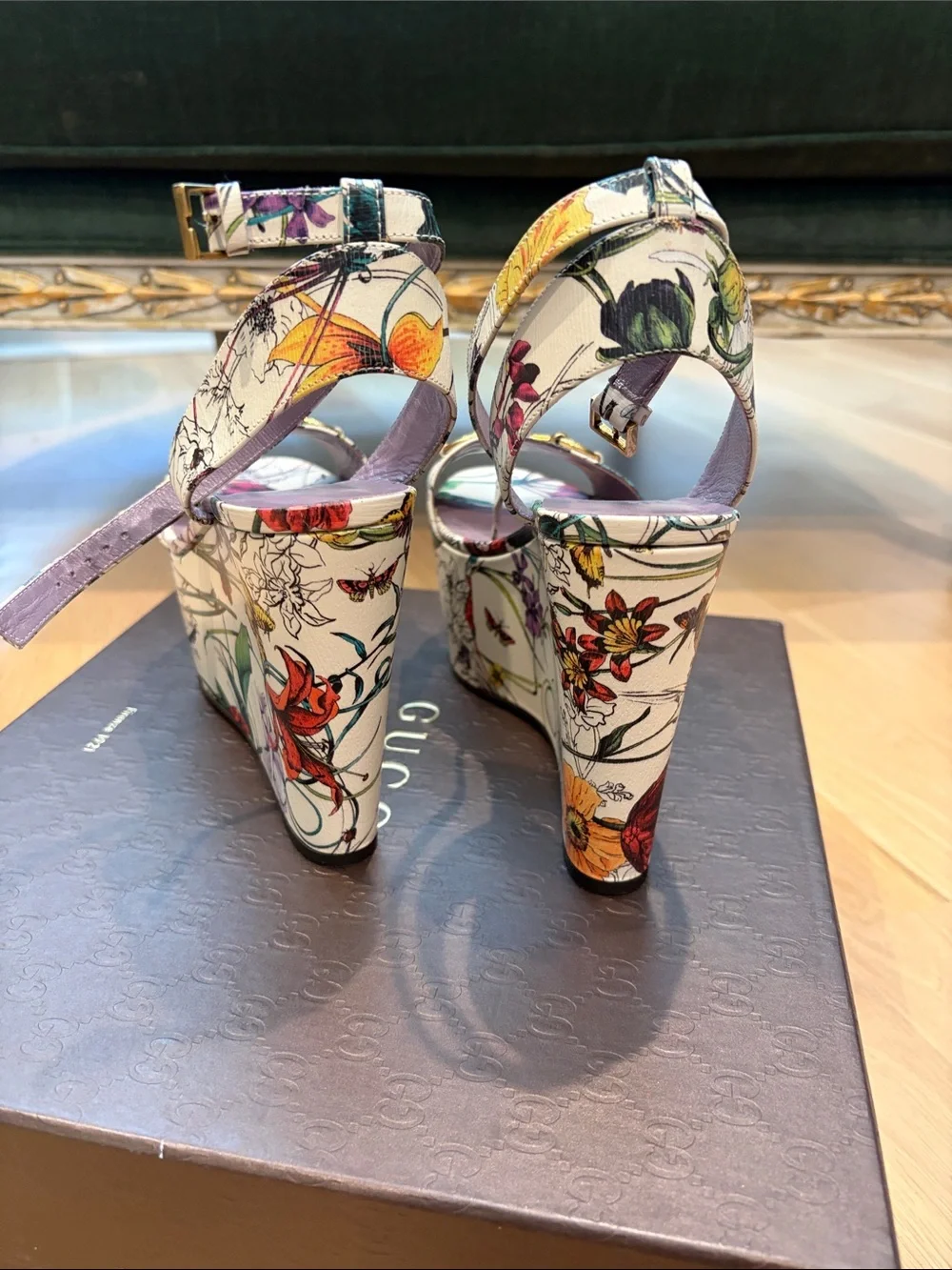Gucci White Floral Platform Wedge Sandals with Gold Horsebit
